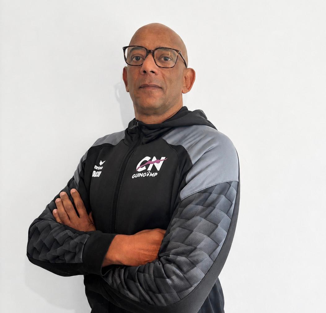Image illustrant l'article « Entraineur principal »